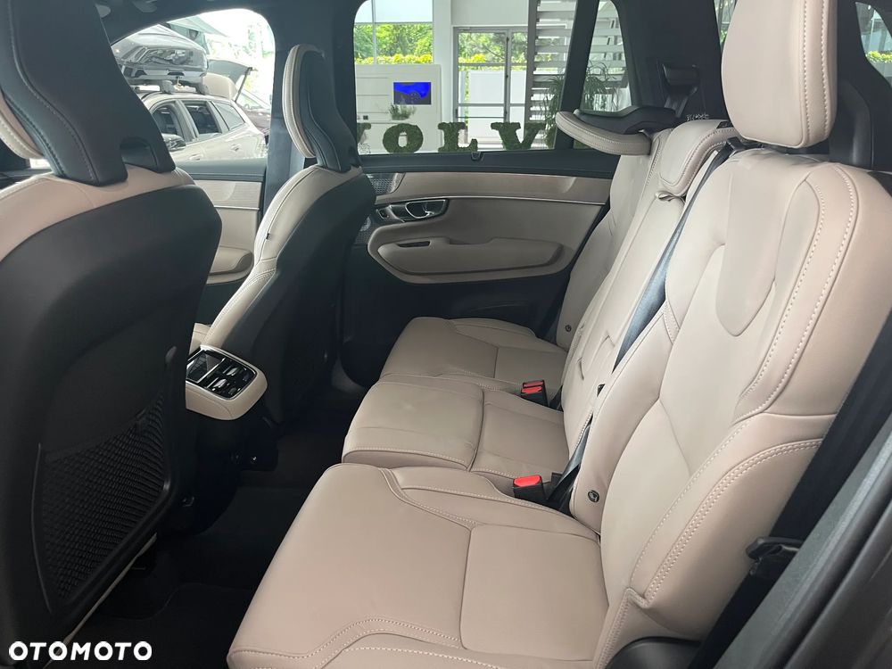 Volvo XC 90 T8 AWD Plug-In Hybrid Ultra Dark 7os - 11