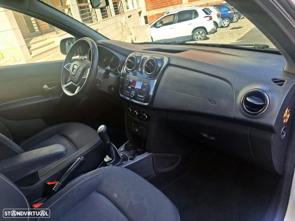 Dacia Sandero 0.9 TCe Comfort Bi-Fuel — fotografia 18