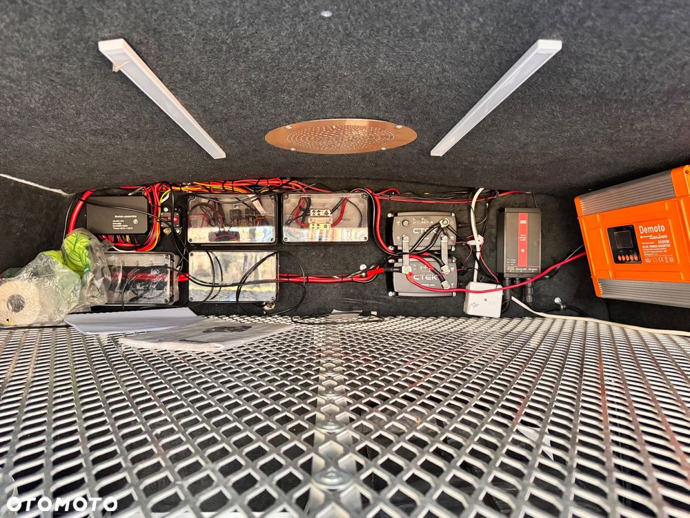 Volkswagen Transporter Kombi L2H1 M1 4Motion - 9