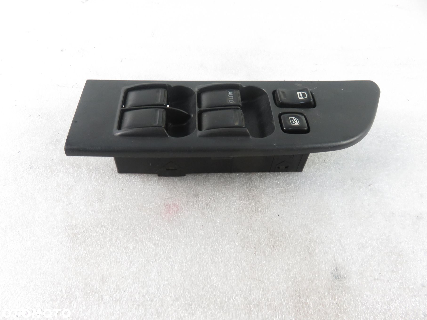 PANEL SZYB NISSAN TERRANO II (R20) 809612X800 - 2