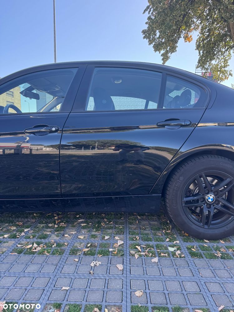 BMW Seria 3 318i - 14