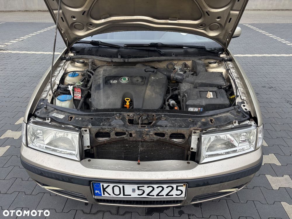 Skoda Octavia 1.6 Tour Plus - 8