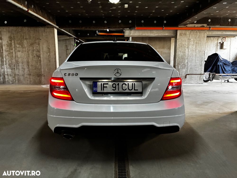 Mercedes-Benz C 250 CGI BlueEFFICIENCY - 2