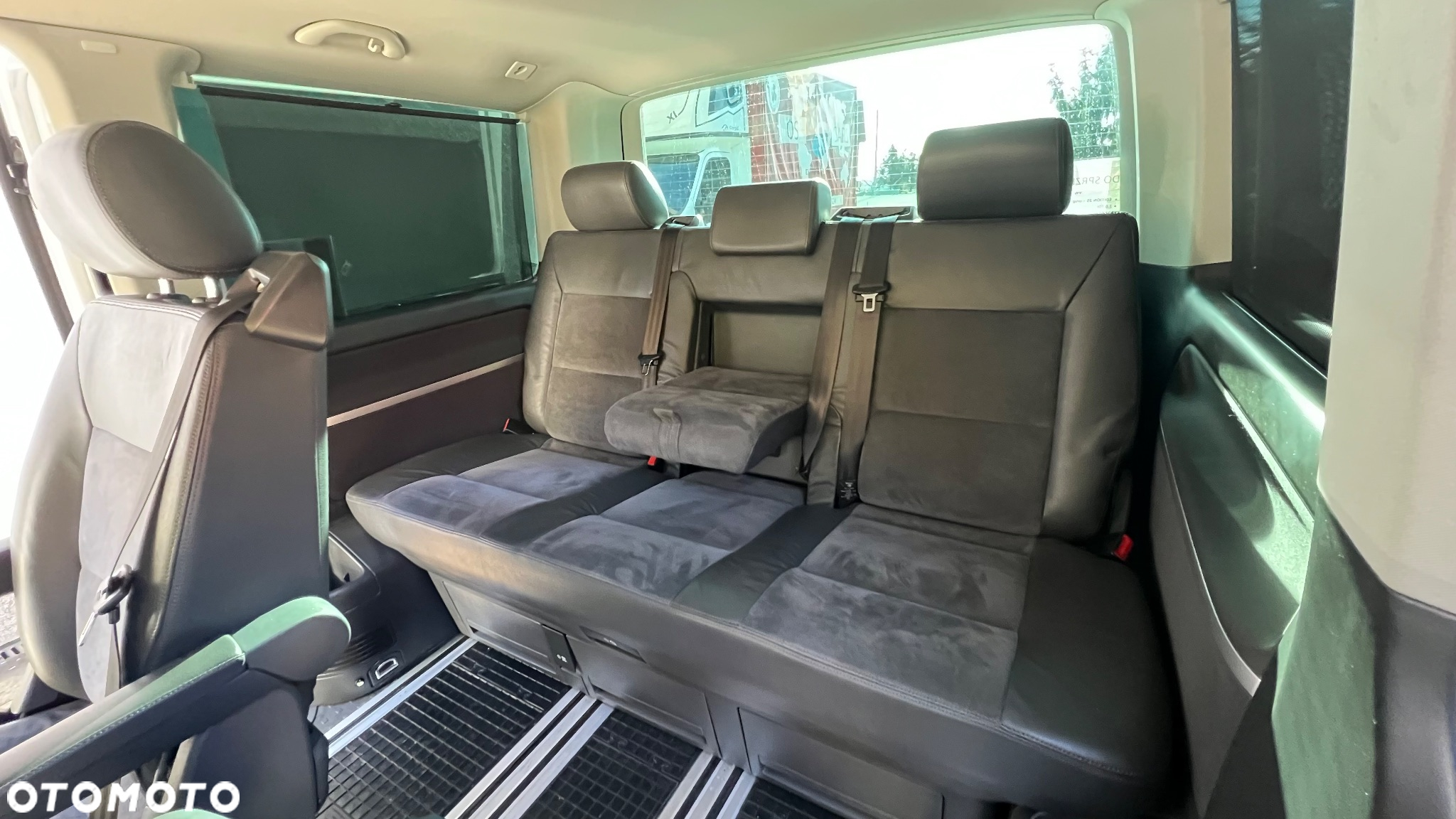 Volkswagen Multivan - 8