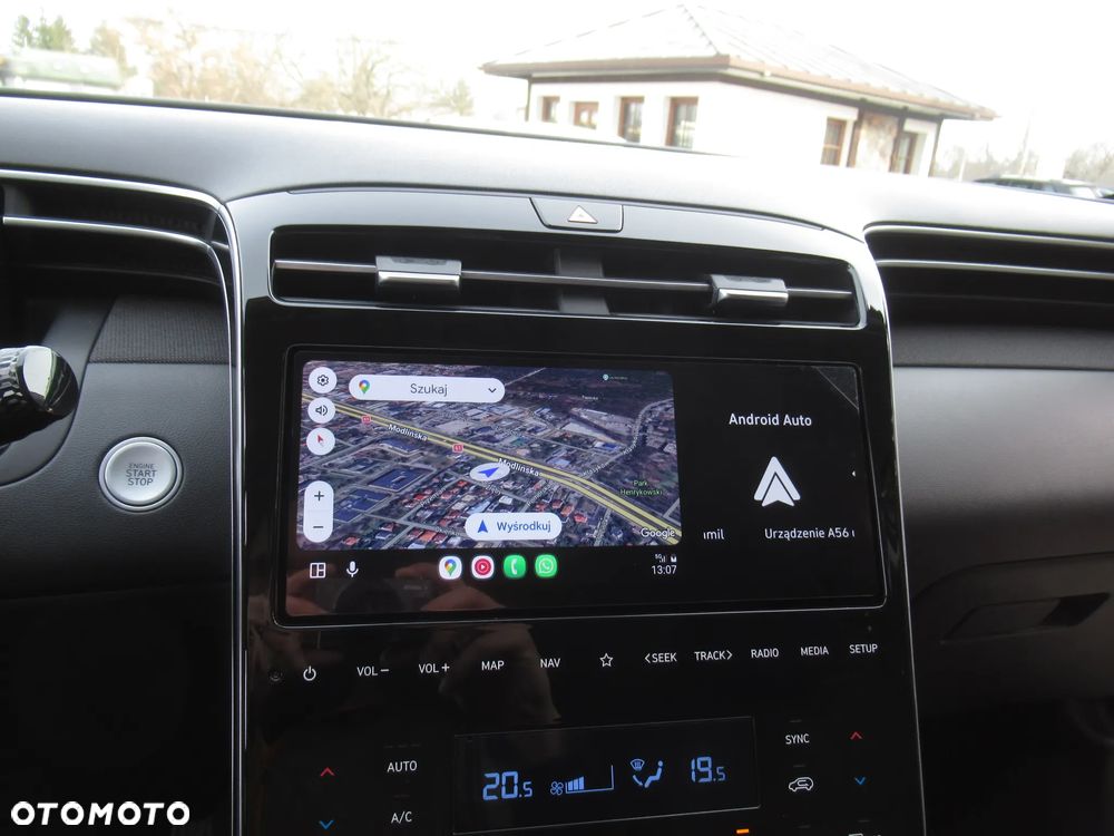 Hyundai Tucson 1.6 T-GDi HEV Executive 2WD - 32