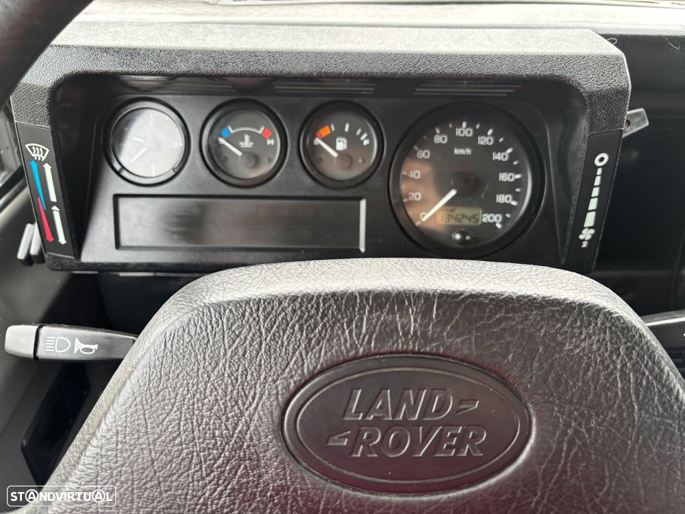Land Rover Defender 90 2.5 TD5 Metal Top - 16