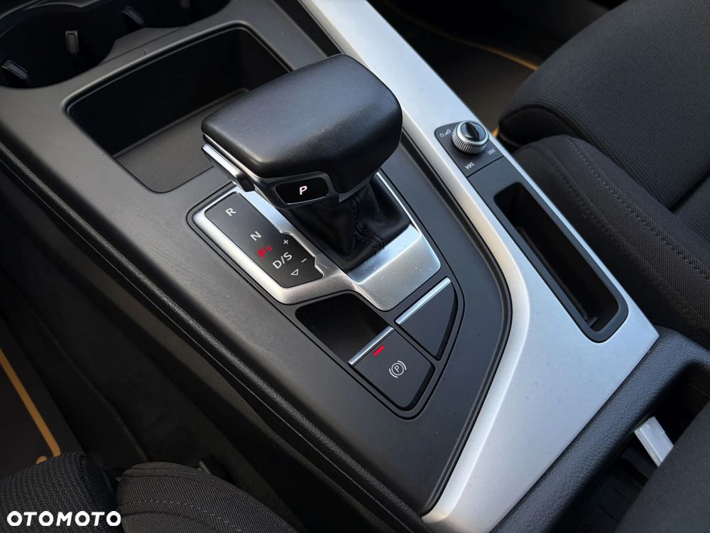 Audi A4 Avant 40 TFSI S tronic - 33