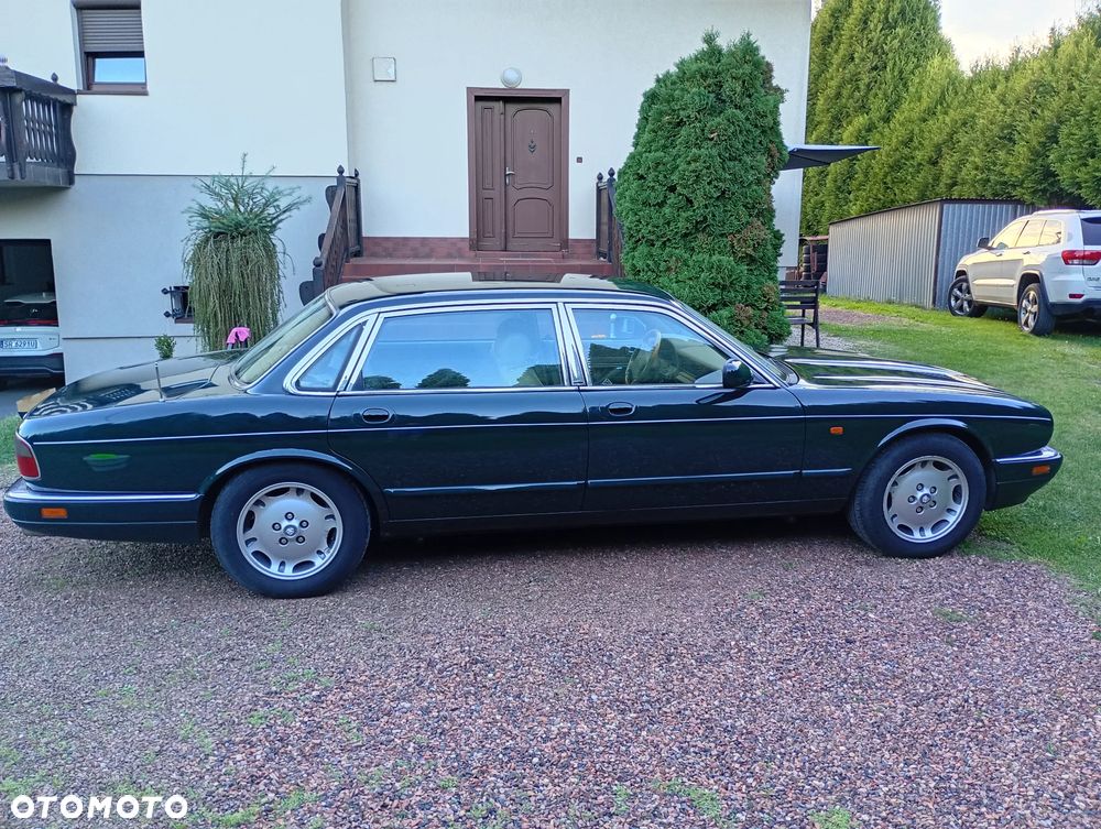 Jaguar XJ - 6