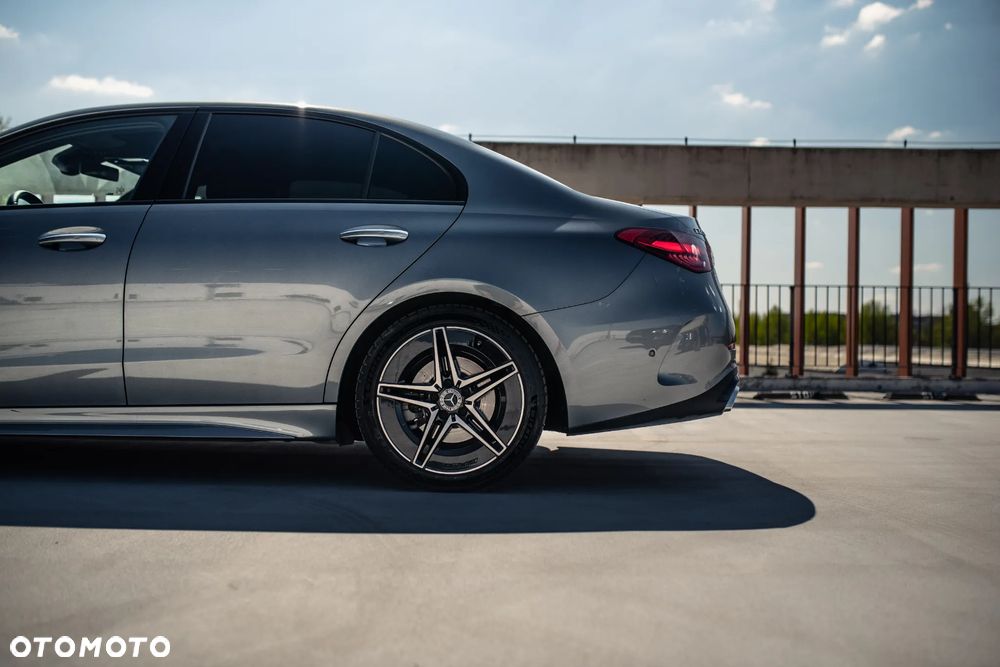 Mercedes-Benz Klasa C 220 d mHEV AMG - 10