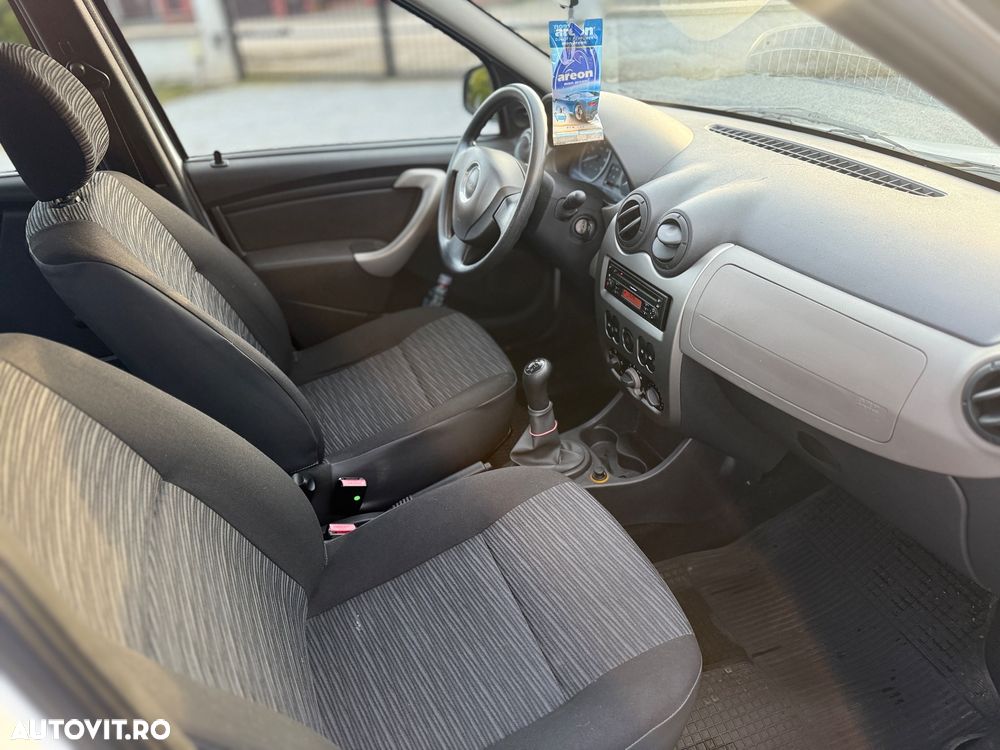 Dacia Logan 1.2 16V Laureate - 6