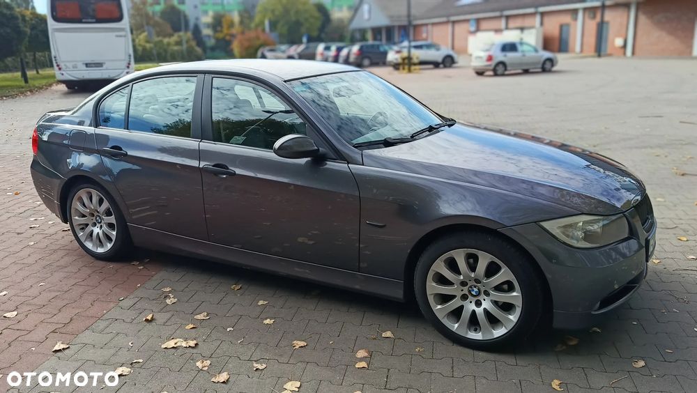 BMW Seria 3 318i - 23