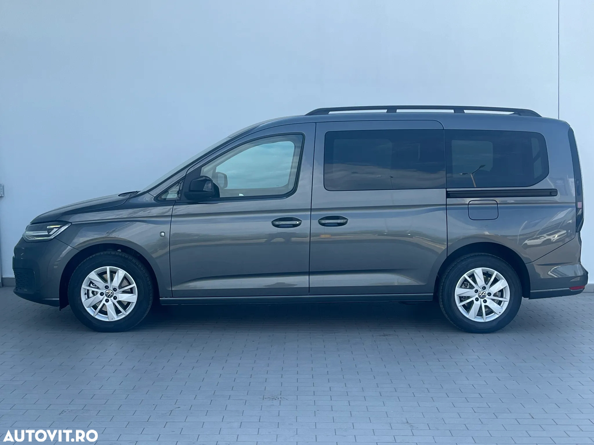 Volkswagen Caddy Maxi 2.0 TDI 90 kW DSG Life - 3