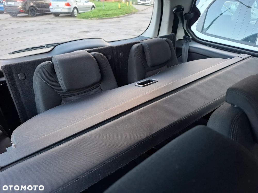 Ford Galaxy 2011 photo 3