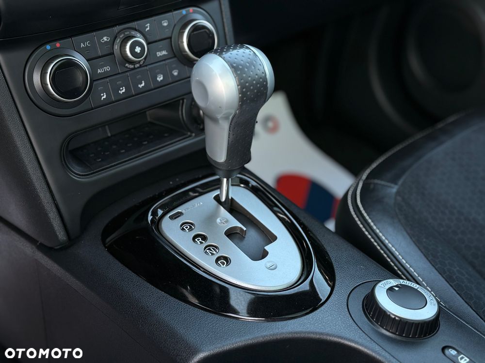 Nissan Qashqai 2.0 dCi 4 x 4 DPF tekna - 25