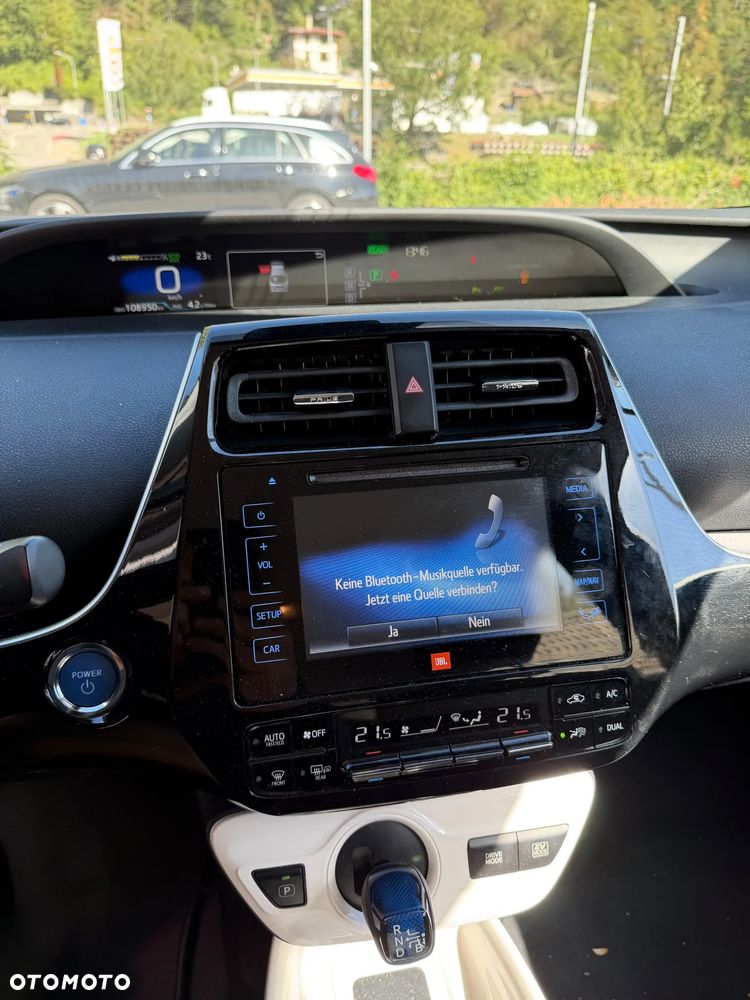 Toyota Prius Hybrid - 13