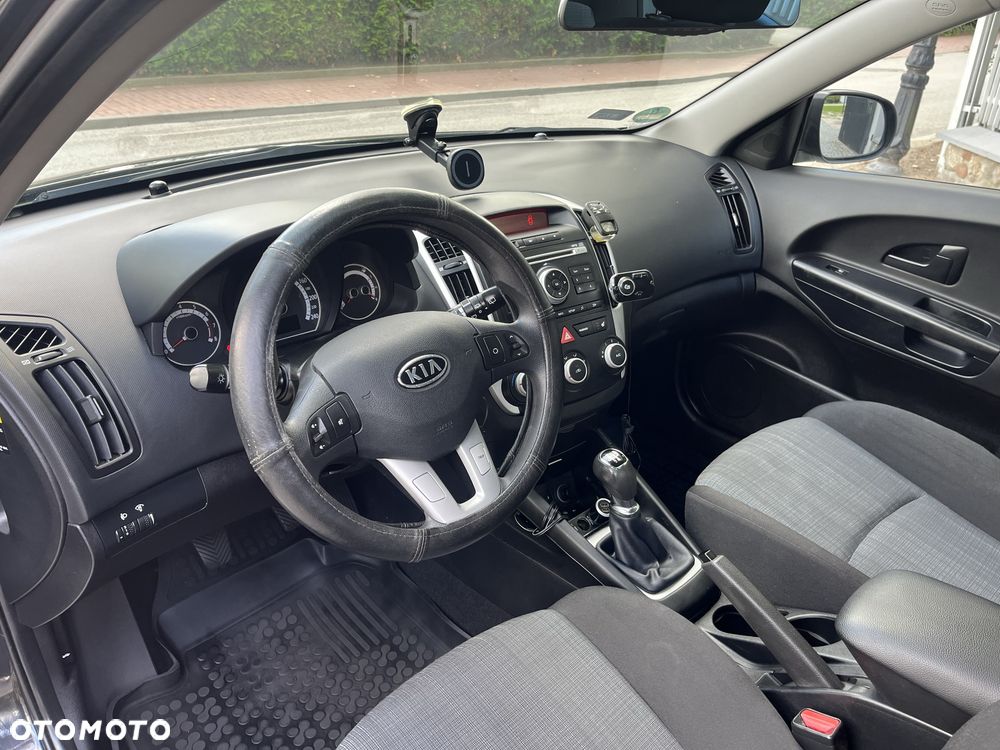 Kia Ceed - 6