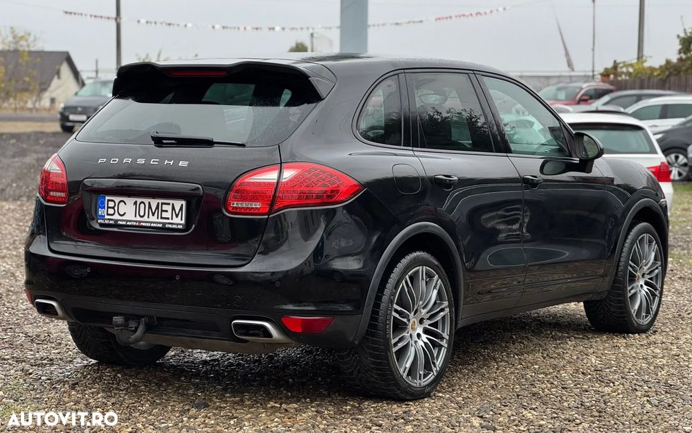 Porsche Cayenne - 4