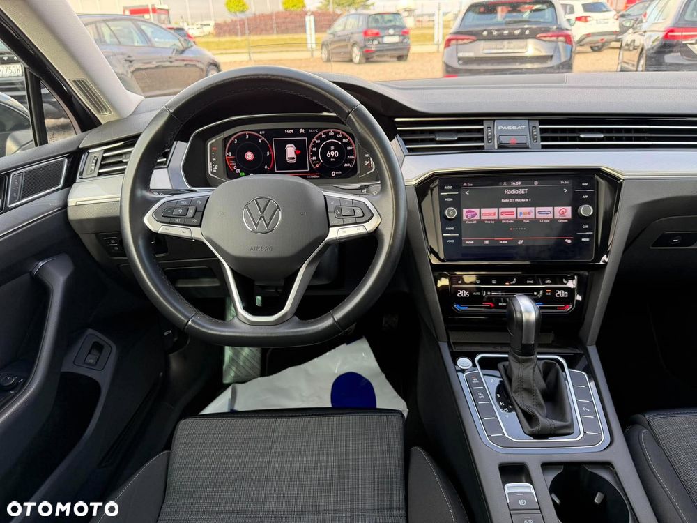 Volkswagen Passat - 15
