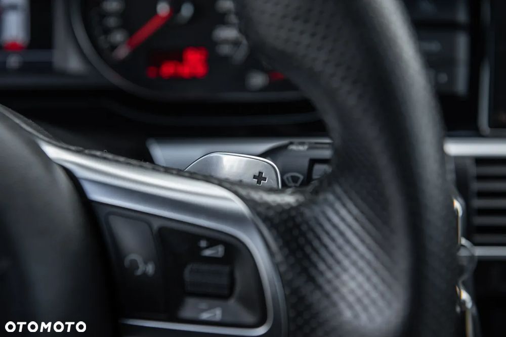 Audi RS6 ver-5-0-tfsi-quattro-tiptr - 23