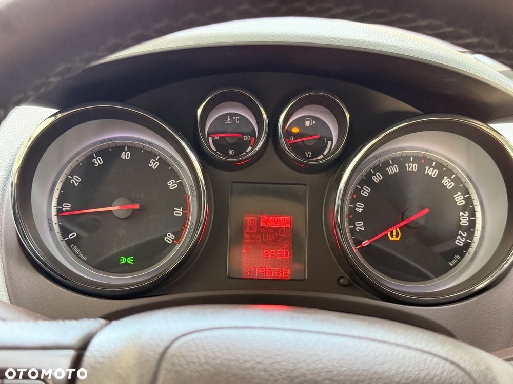 Opel Meriva 1.4 T Cosmo - 14