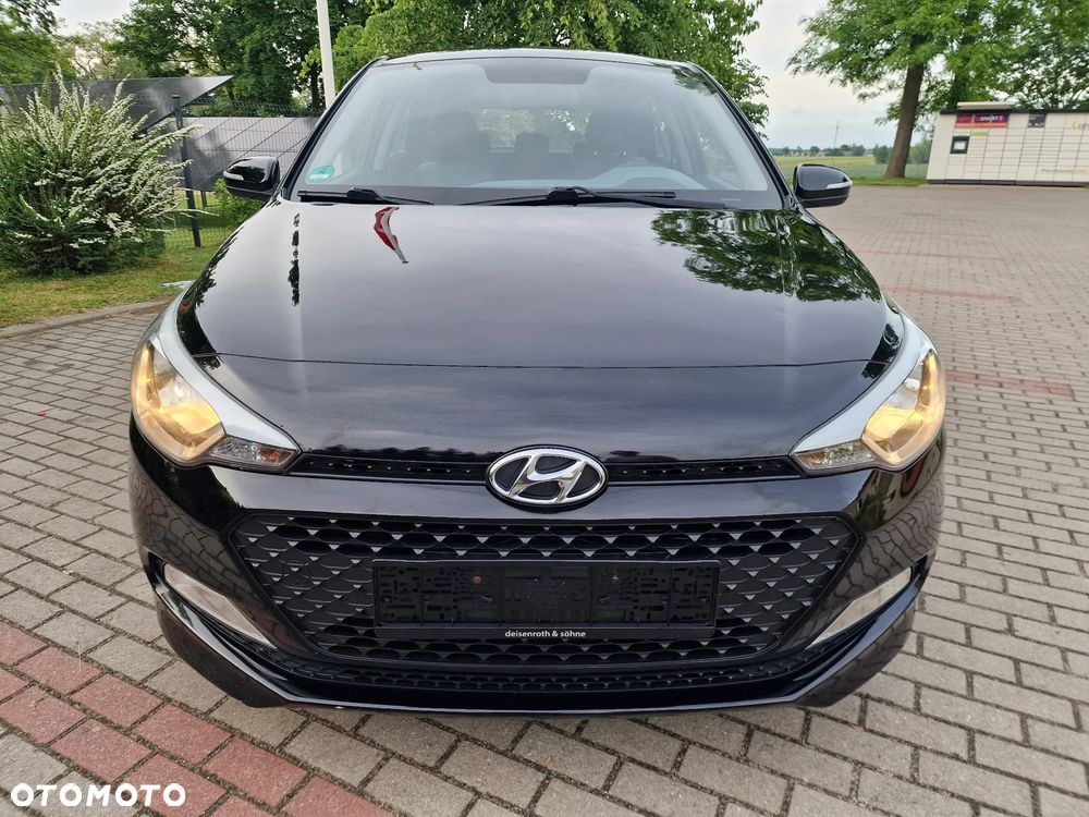 Hyundai i20 blue 1.2 Classic - 10