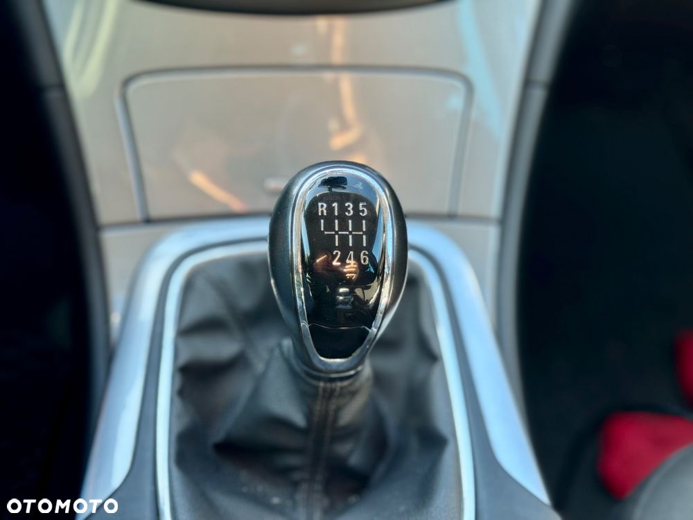 Opel Insignia - 11
