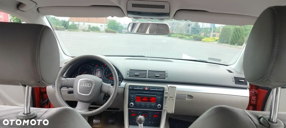 Audi A4 Limousine - 11