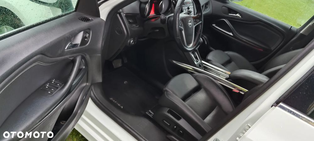 Opel Zafira 2.0 CDTI Cosmo - 9