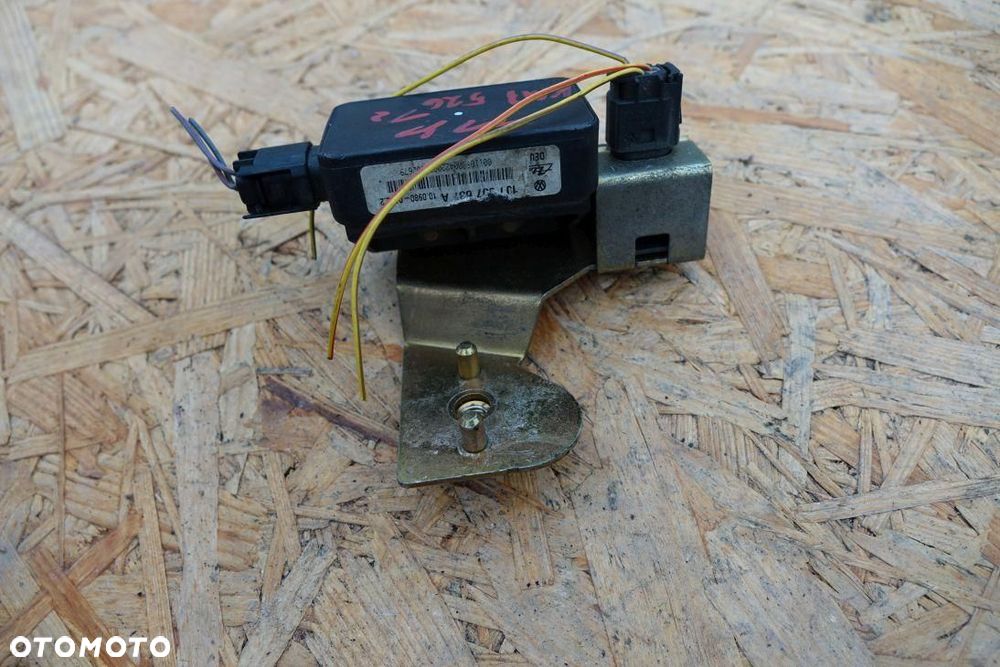 CZUJNIK PRZYSPIESZENIA SENSOR ESP VW VOLKSWAGEN GOLF IV 4  1J0907657A - 1