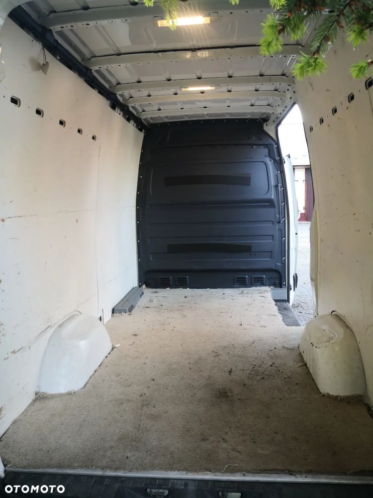 Volkswagen Crafter - 9