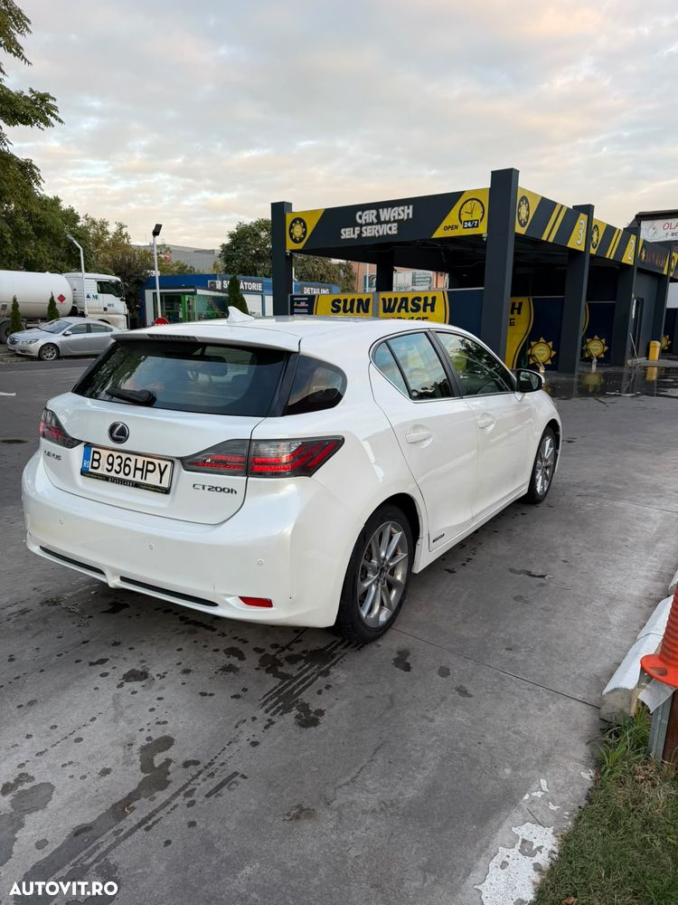 Lexus CT - 5