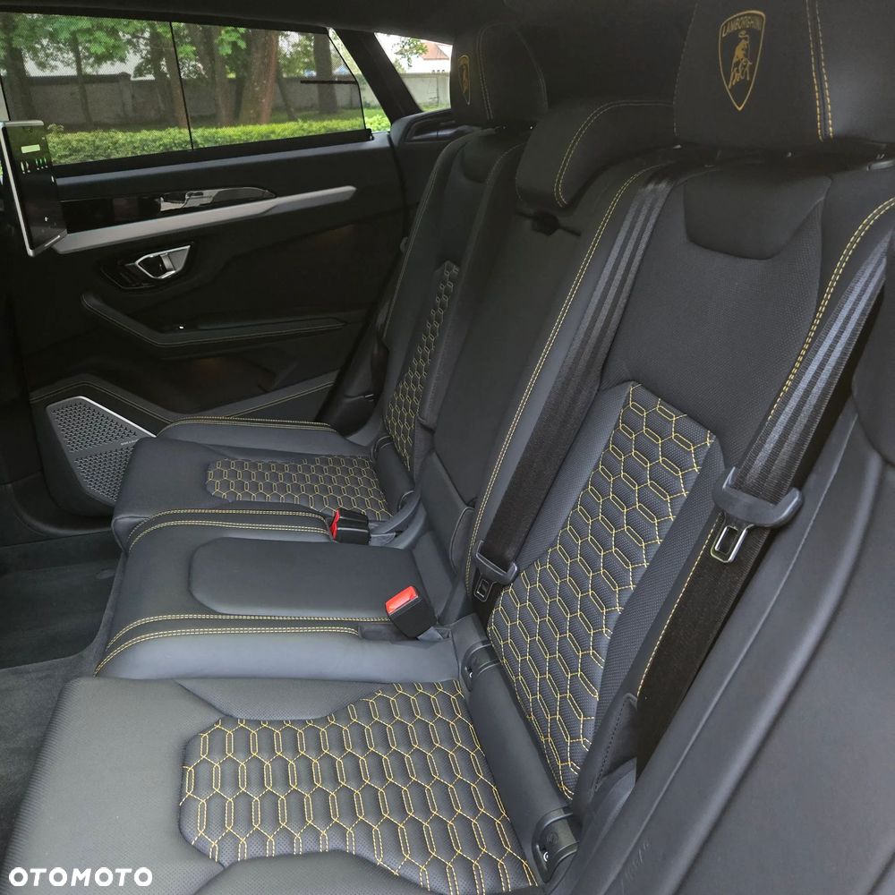 Lamborghini Urus - 12
