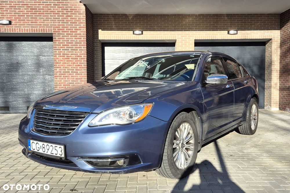 Chrysler 200 - 1
