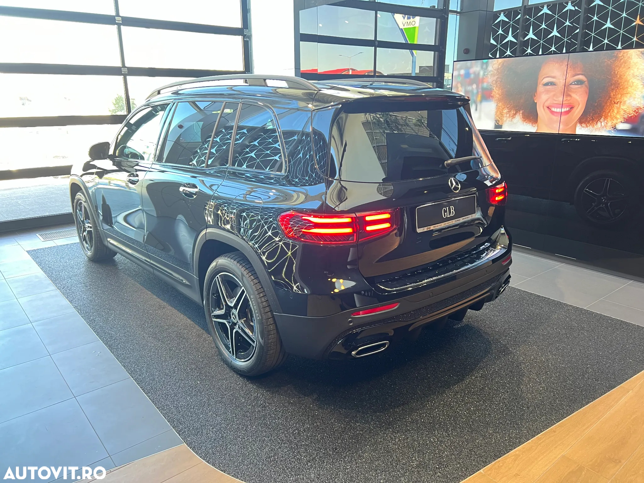 Mercedes-Benz GLB 200 d 4Matic 8G-DCT AMG Line - 3