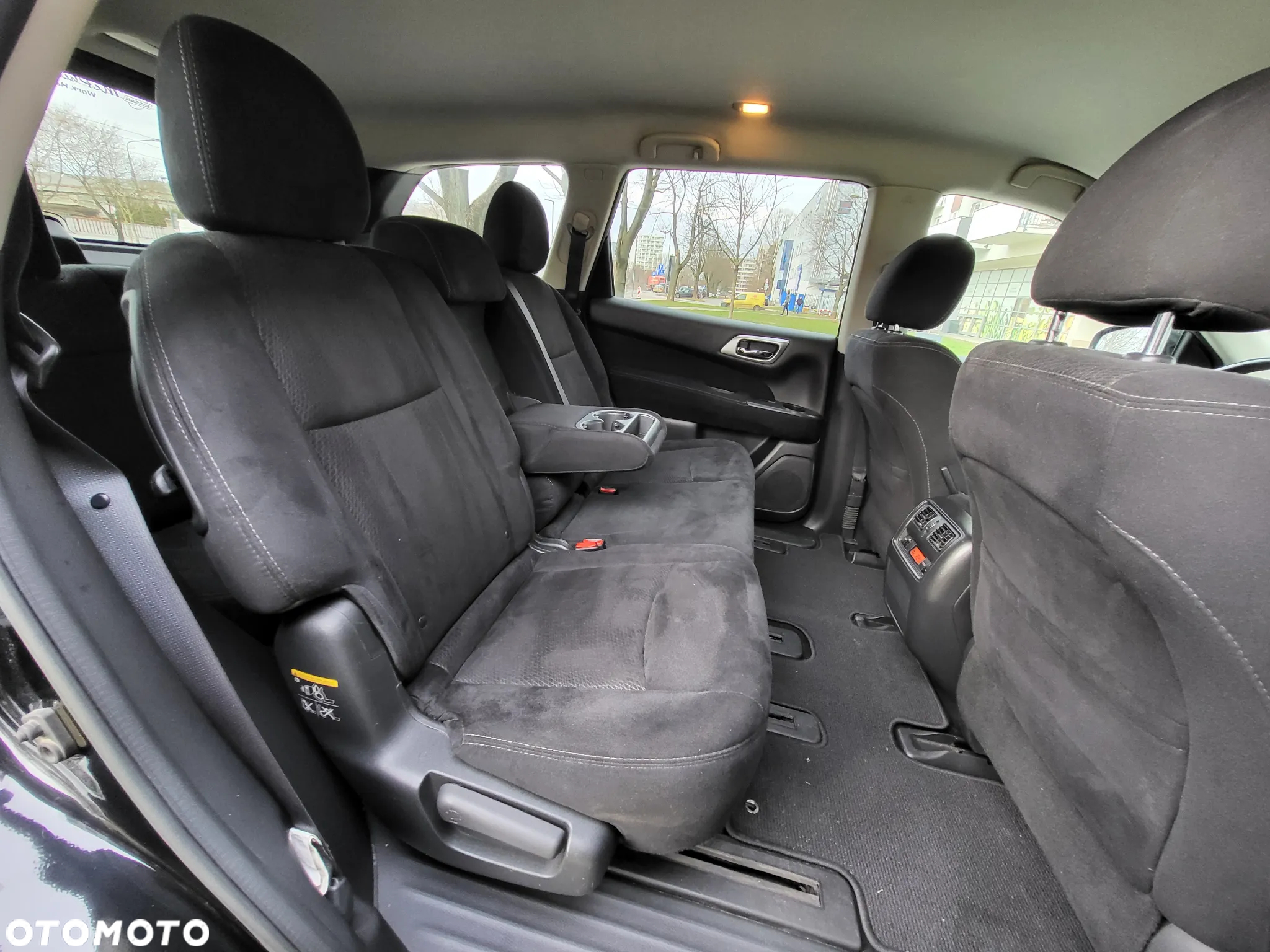Nissan Pathfinder - 36
