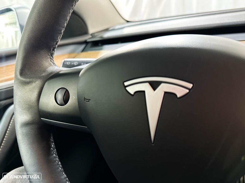 Tesla Model Y Performance Dual Motor AWD - 41