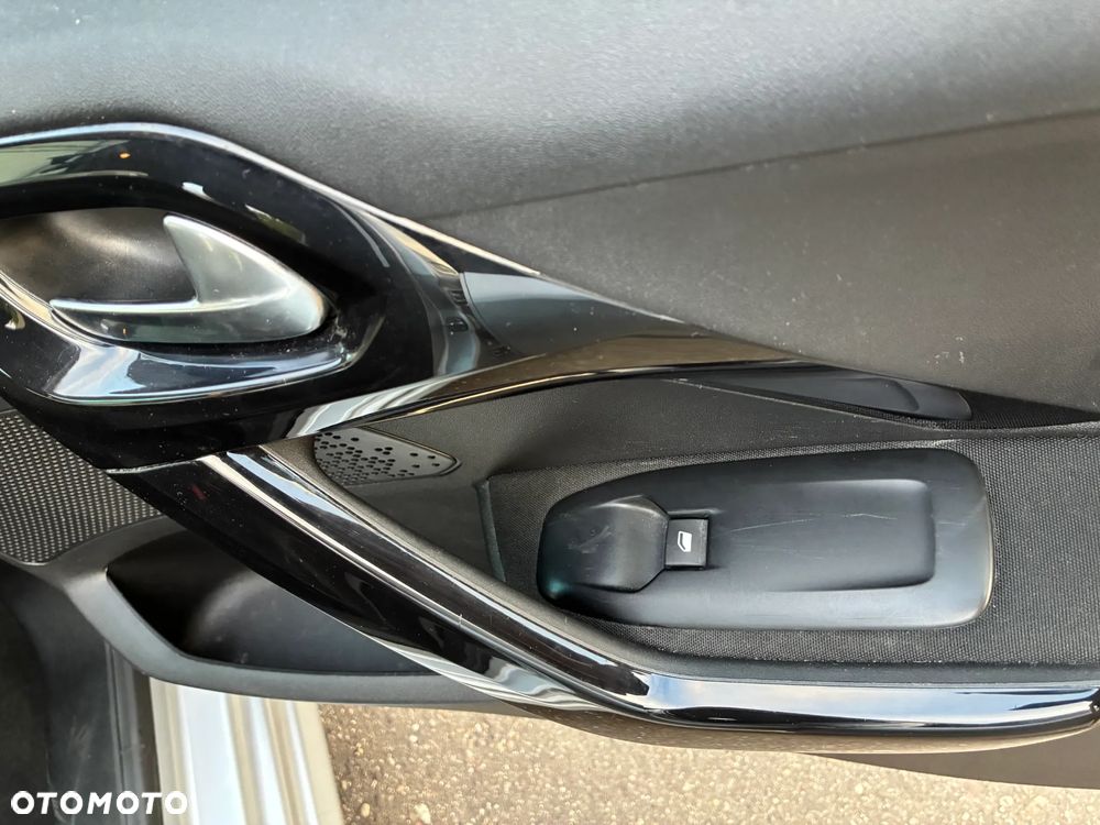 Peugeot 208 - 28
