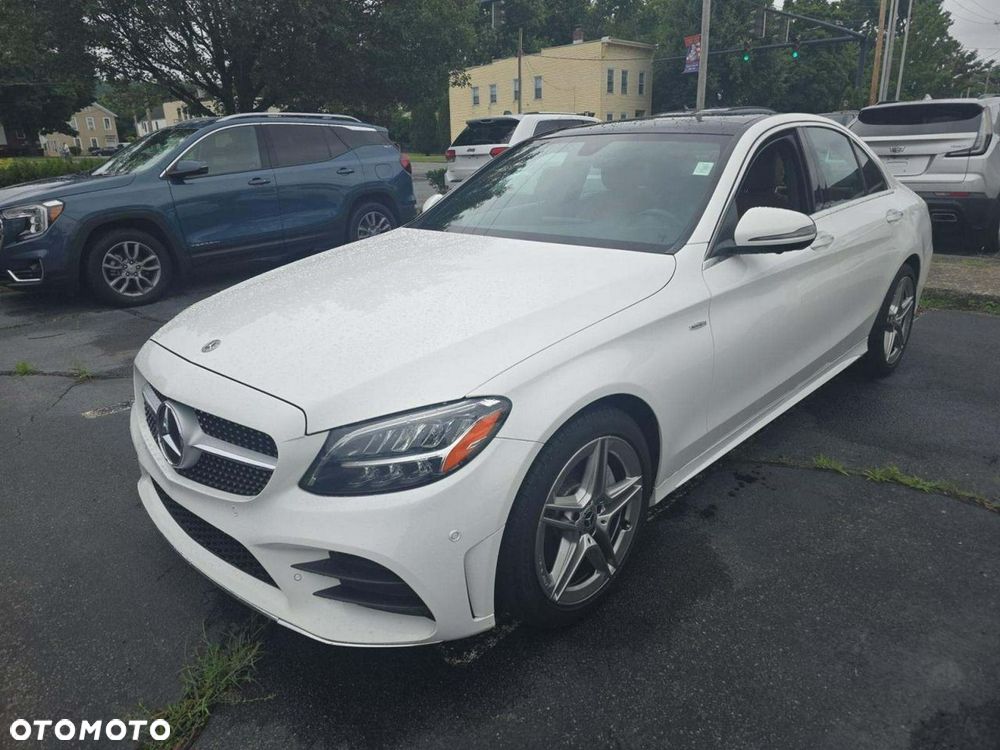 Mercedes-Benz Klasa C 300 4Matic 9G-TRONIC AMG Line - 1