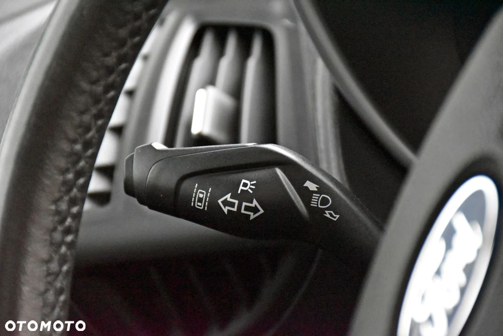 Ford Tourneo Connect Gr 1.5 TDCi Titanium PowerShift - 32
