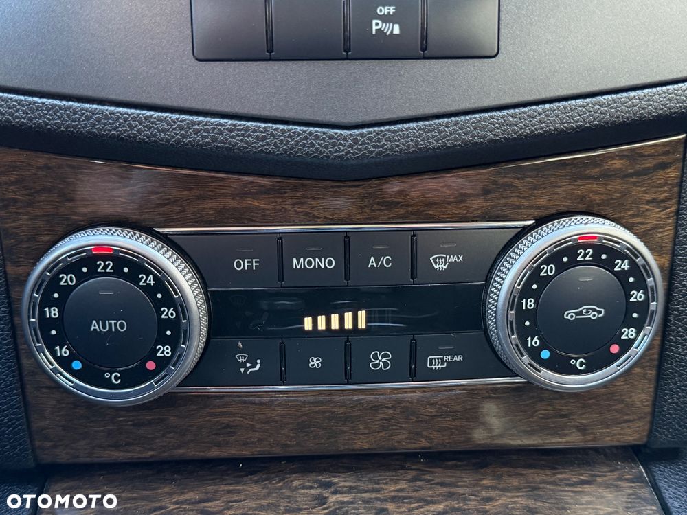 Mercedes-Benz Klasa C 200 (BlueEFFICIENCY) Elegance - 6