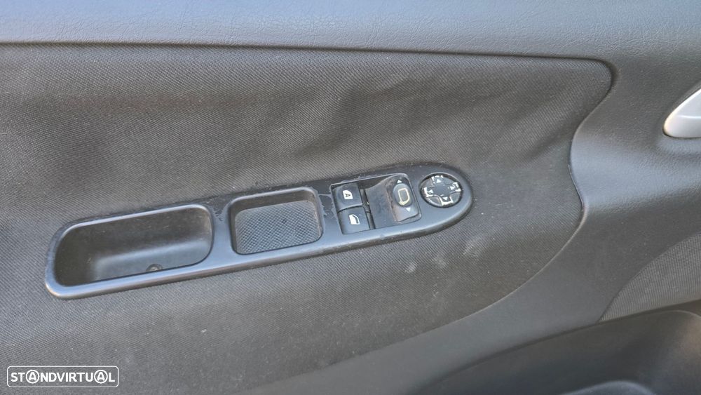 Peugeot 207 1.4 HDi Urban - 8