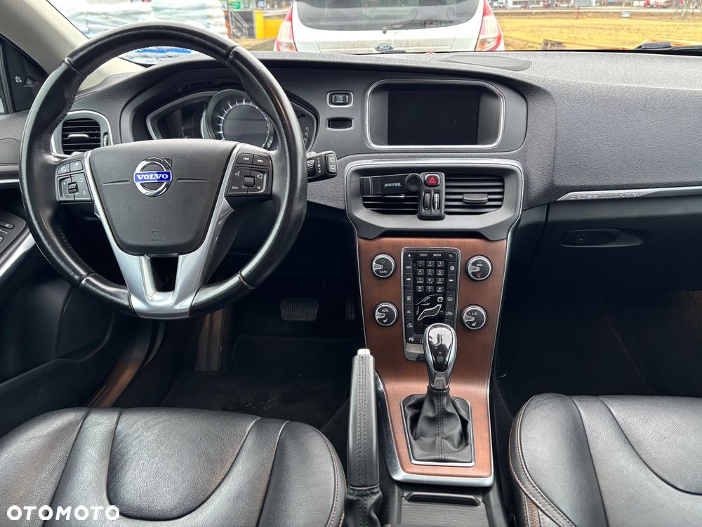 Volvo V40 Cross Country - 26