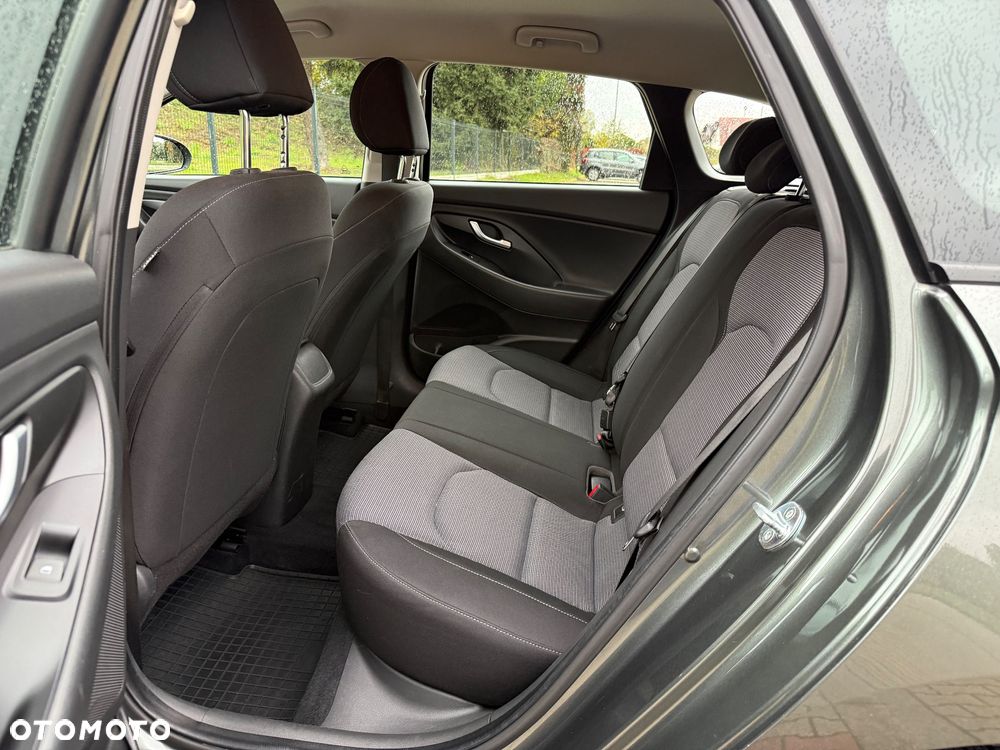Hyundai i30 1.5 DPI Classic + - 7