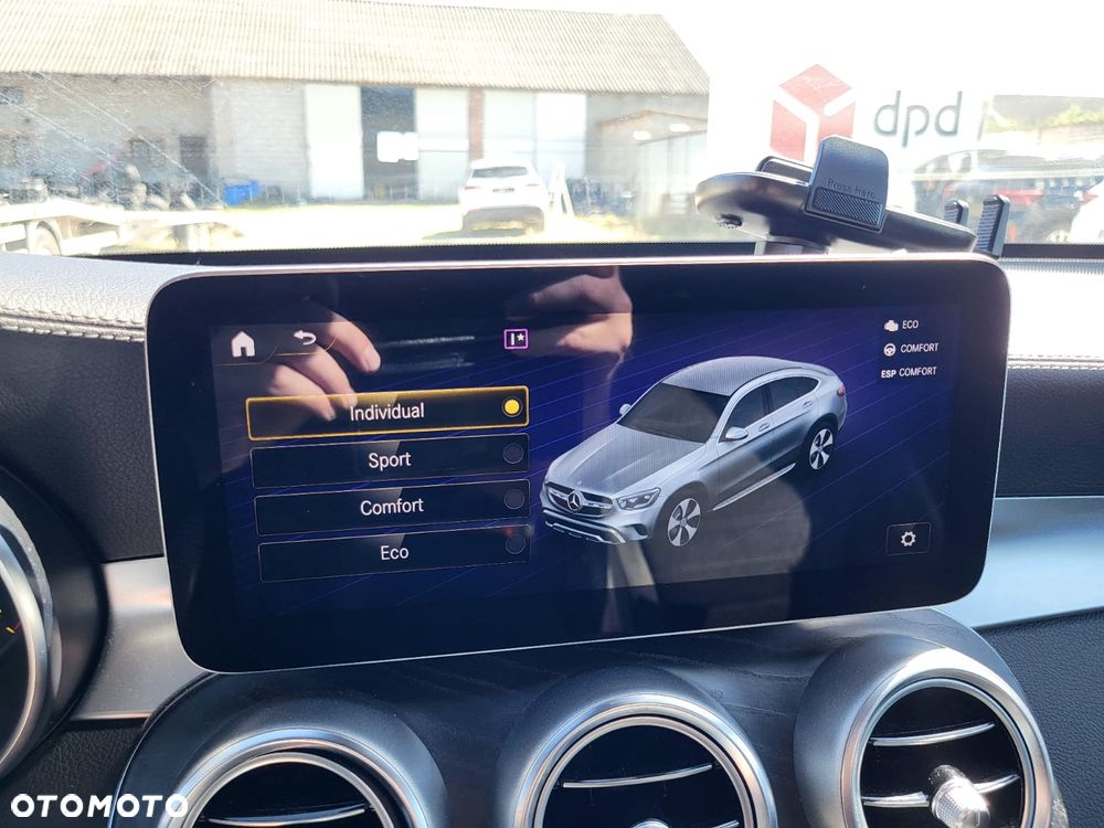 Mercedes-Benz GLC 220 d 4Matic 9G-TRONIC AMG Line Plus - 33