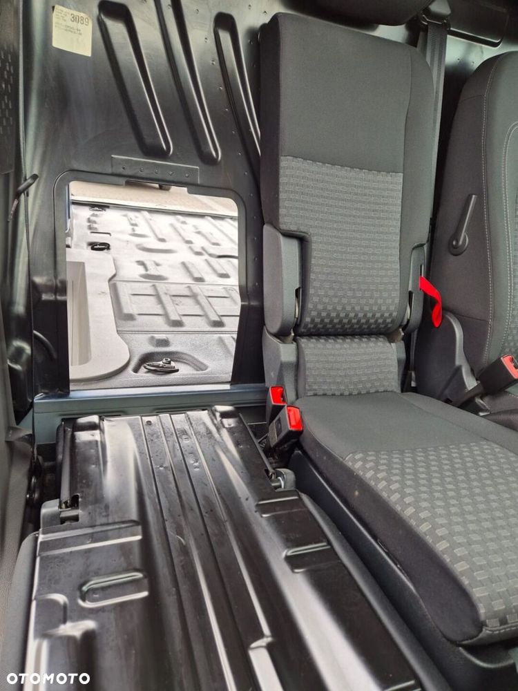 Ford Transit Connect - 23