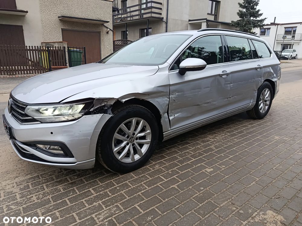 Volkswagen Passat 2.0 TDI SCR DSG - 28