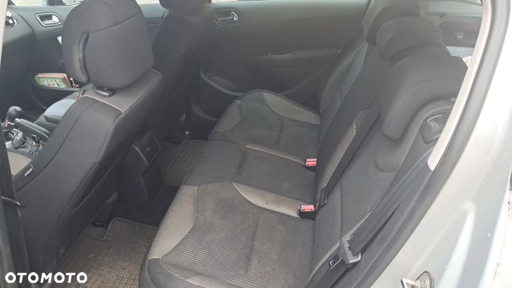 Peugeot 308 - 8