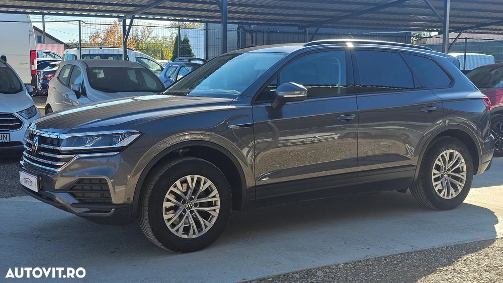 Volkswagen Touareg - 2