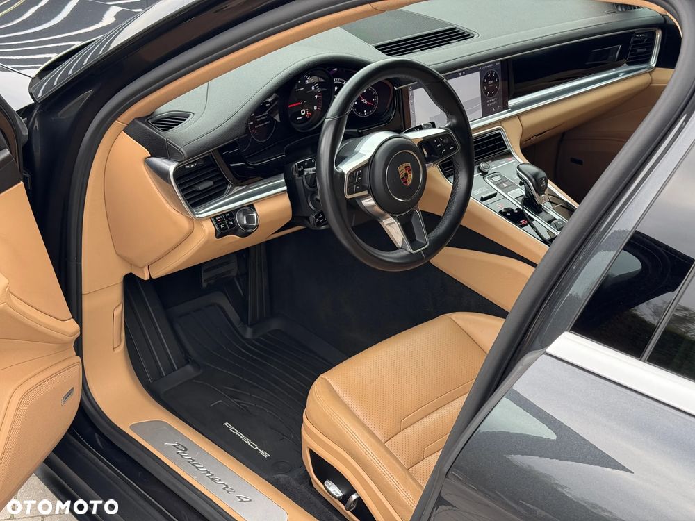 Porsche Panamera 4 - 7