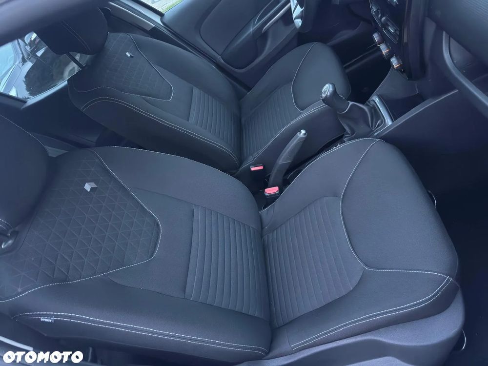 Renault Clio 1.2 16V 75 LIMITED - 13
